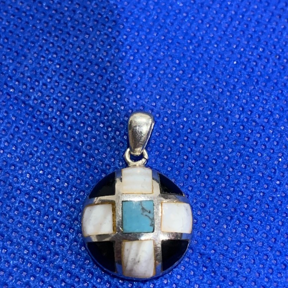 🔷🔹🔵vintage silver onyx and turquoise pendant